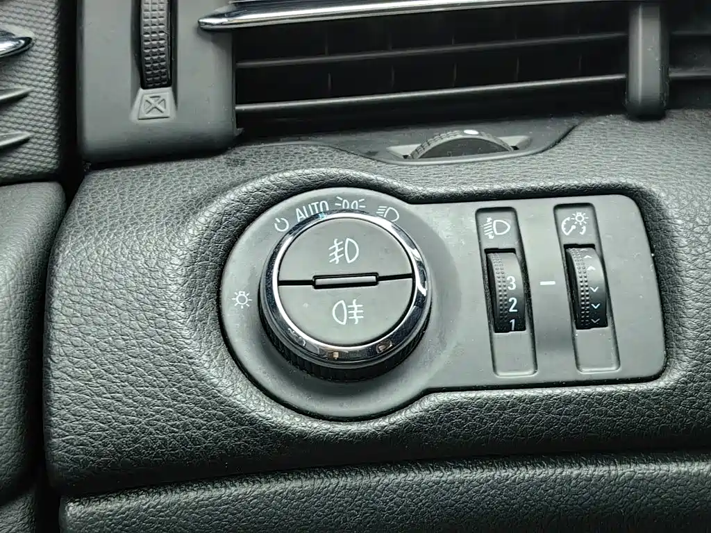 Chevrolet Malibu 2014 — фото 21