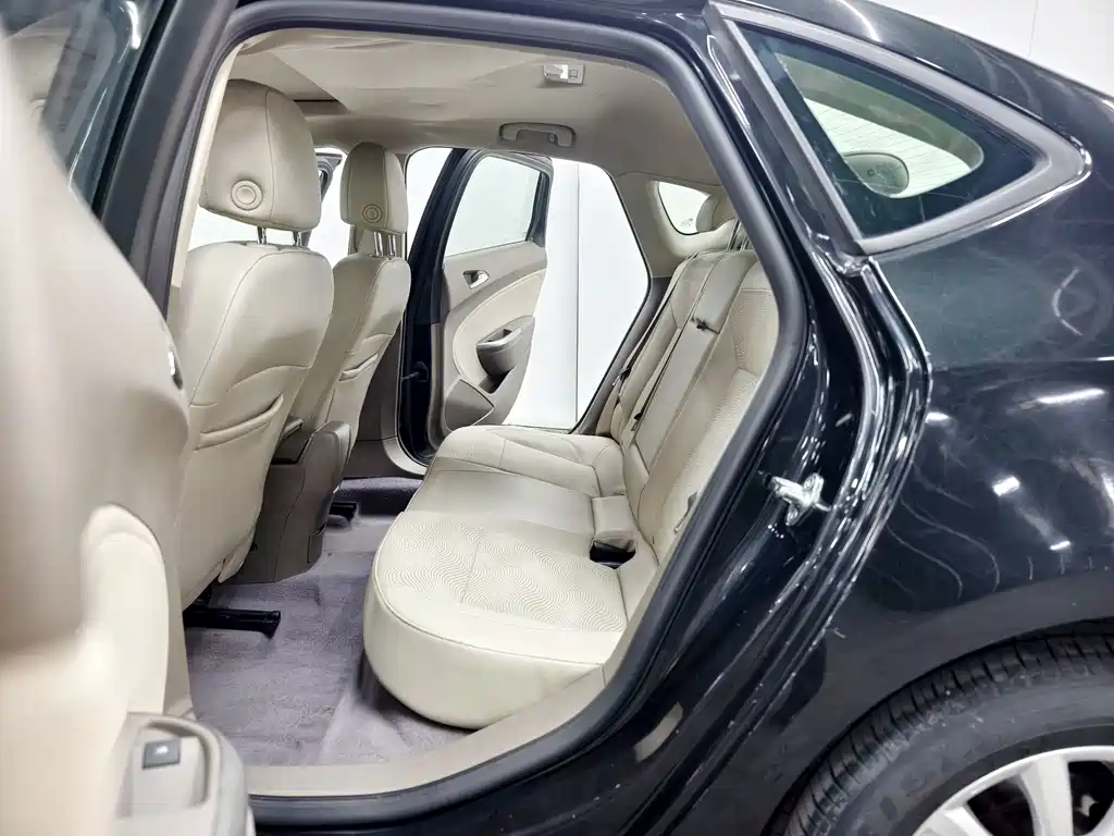 Buick Excelle 2015 — фото 13
