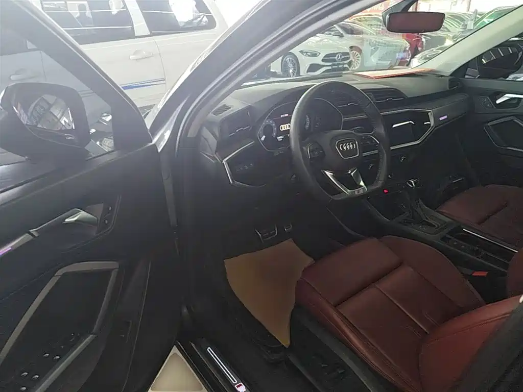 Audi Q3 Sportback 2021 — фото 16