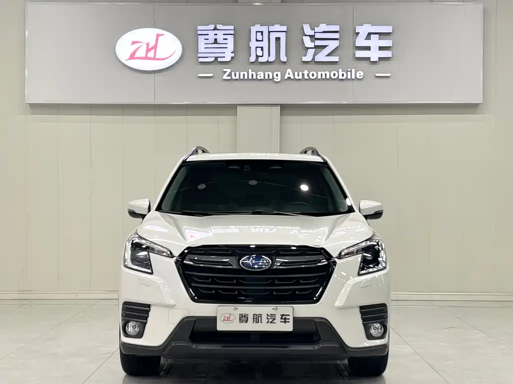 Subaru Forester 2023 — фото 2