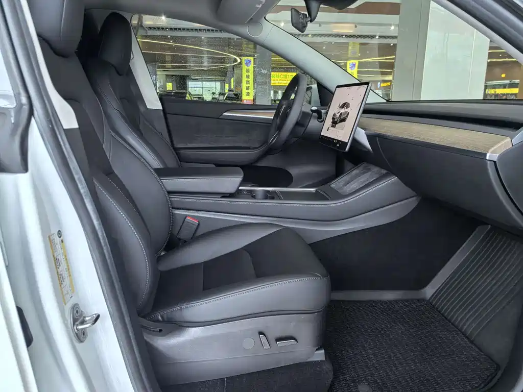 Tesla Model Y 2022 — фото 10