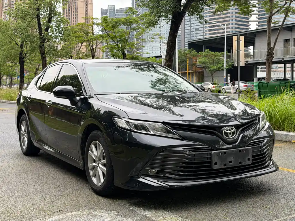 Toyota Camry 2019 — фото 3