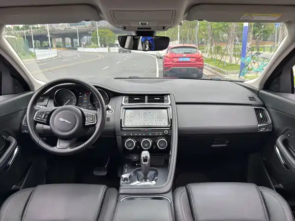 Jaguar E-PACE 2018