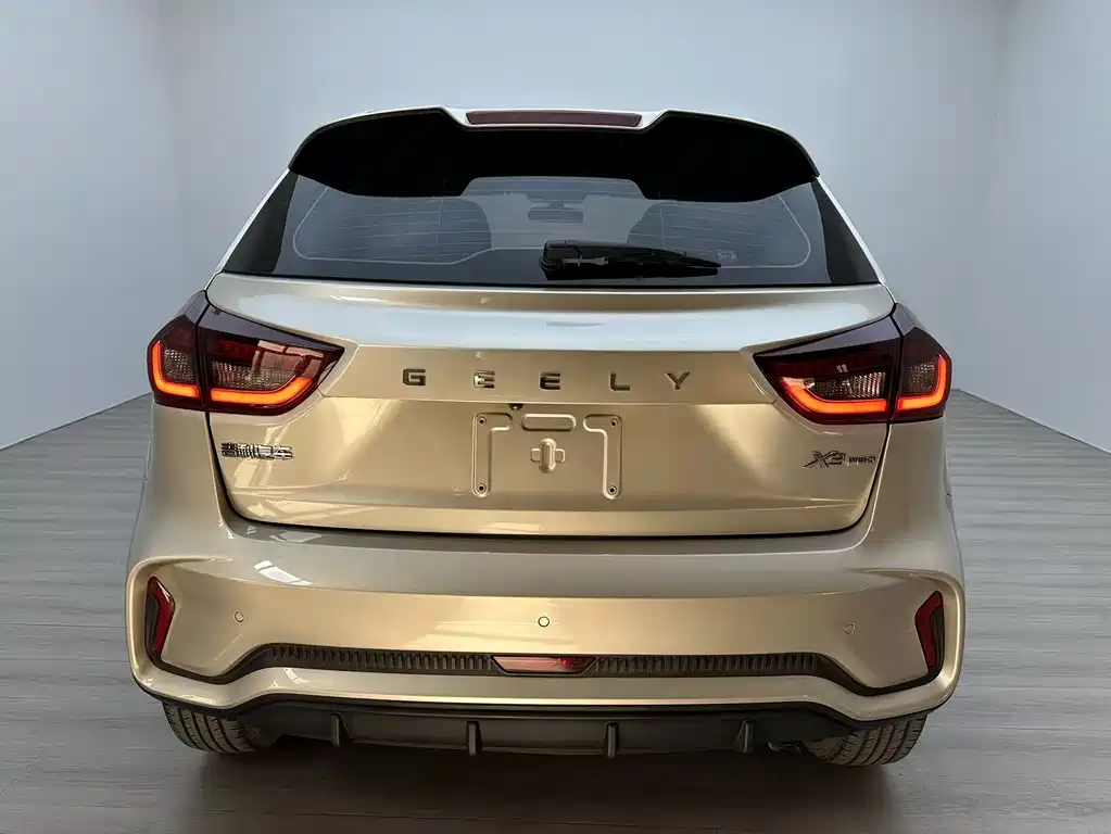Geely Vision X3 2022 — фото 5