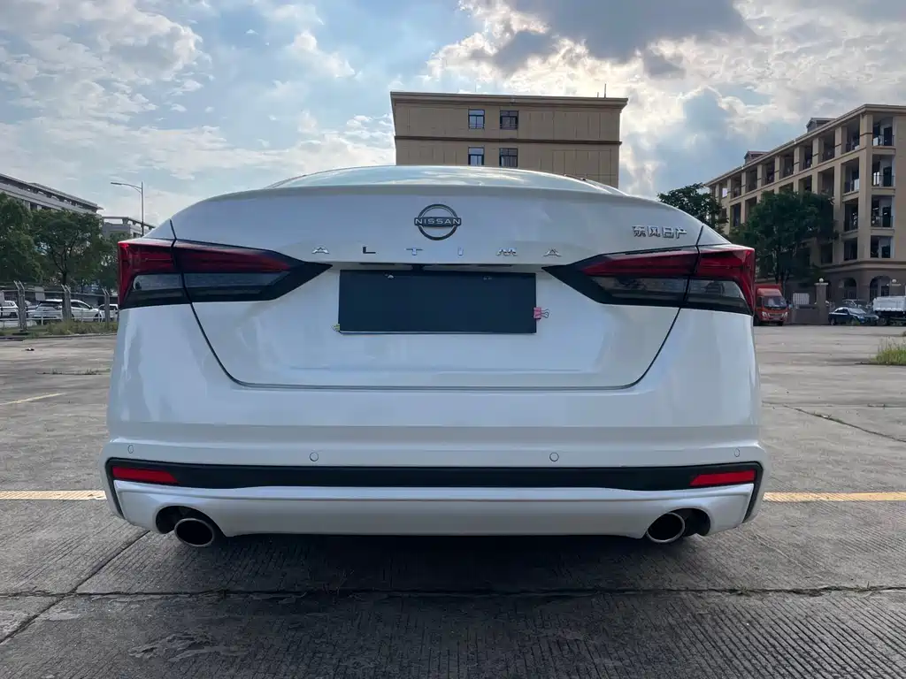 Nissan Teana 2023