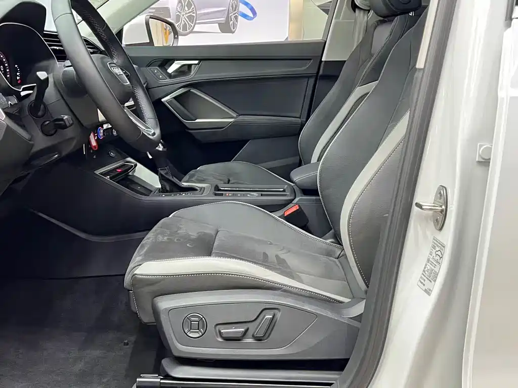 Audi Q3 2023 — фото 14