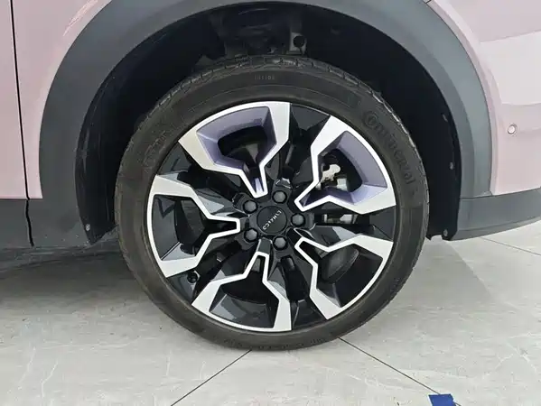 Lynk & Co 06 2023
