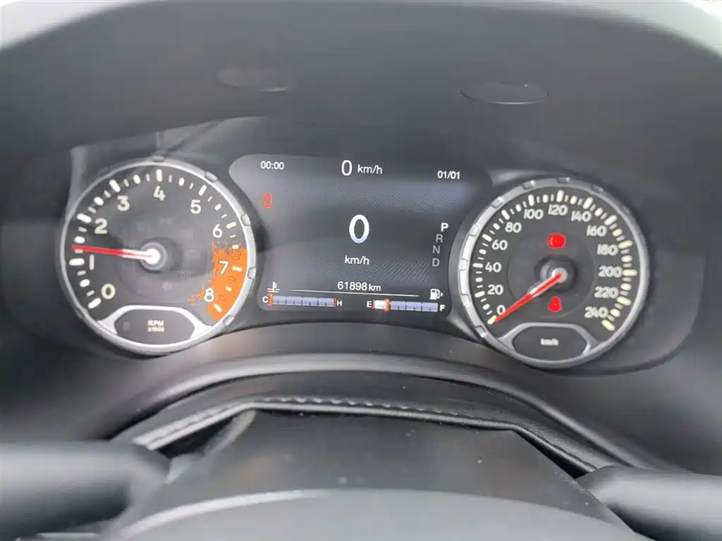 Jeep Renegade 2018 — фото 12