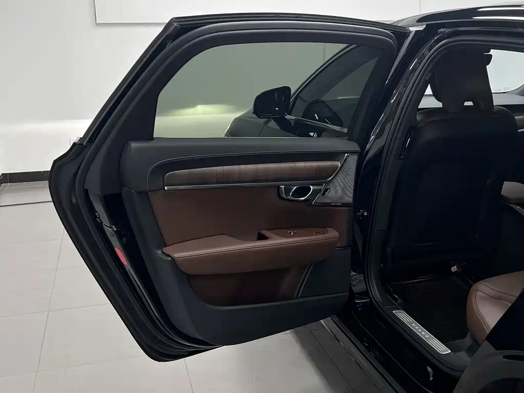 Volvo S90 2023 — фото 35