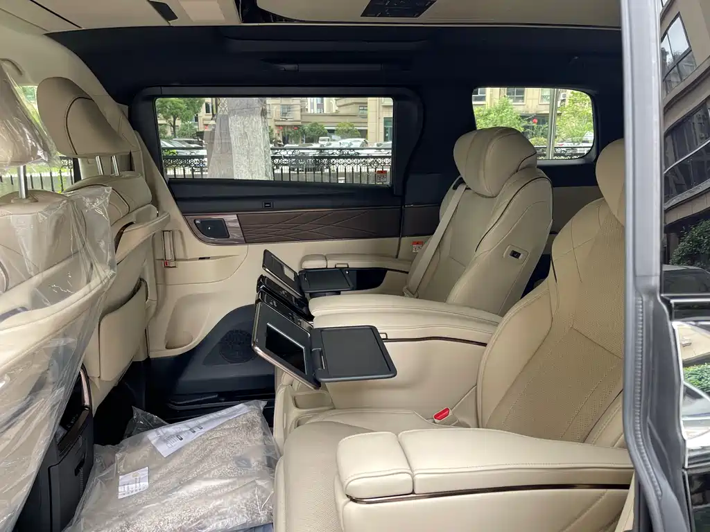 Toyota Alphard — фото 7