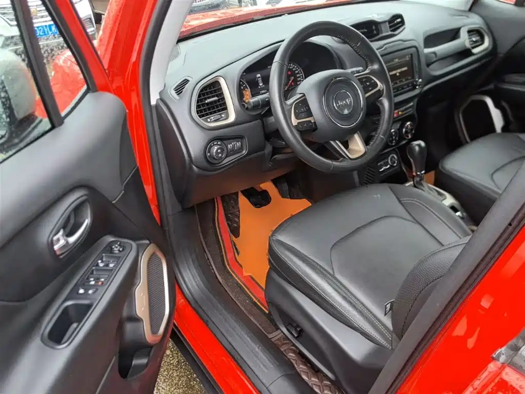 Jeep Renegade 2018 — фото 16