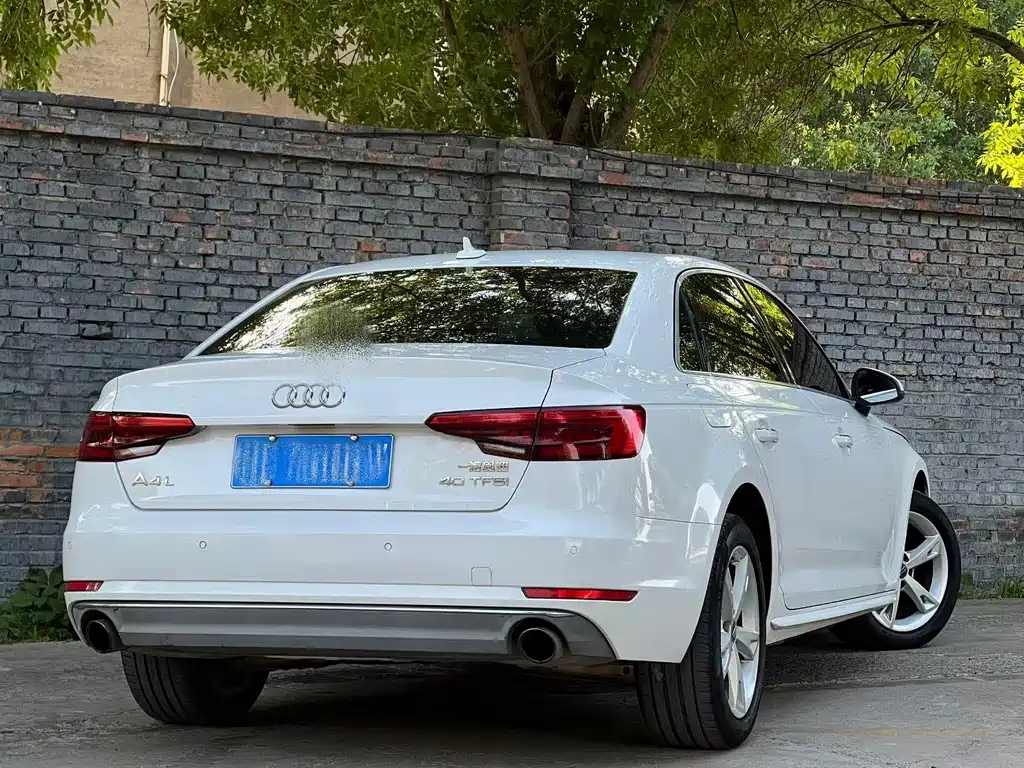 Audi A4L 2017 — фото 9