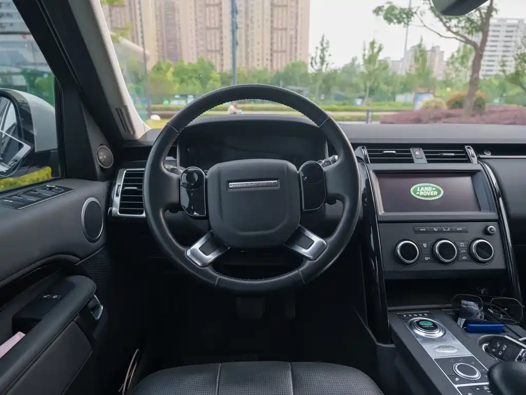 Land Rover Discovery 2020 — фото 11