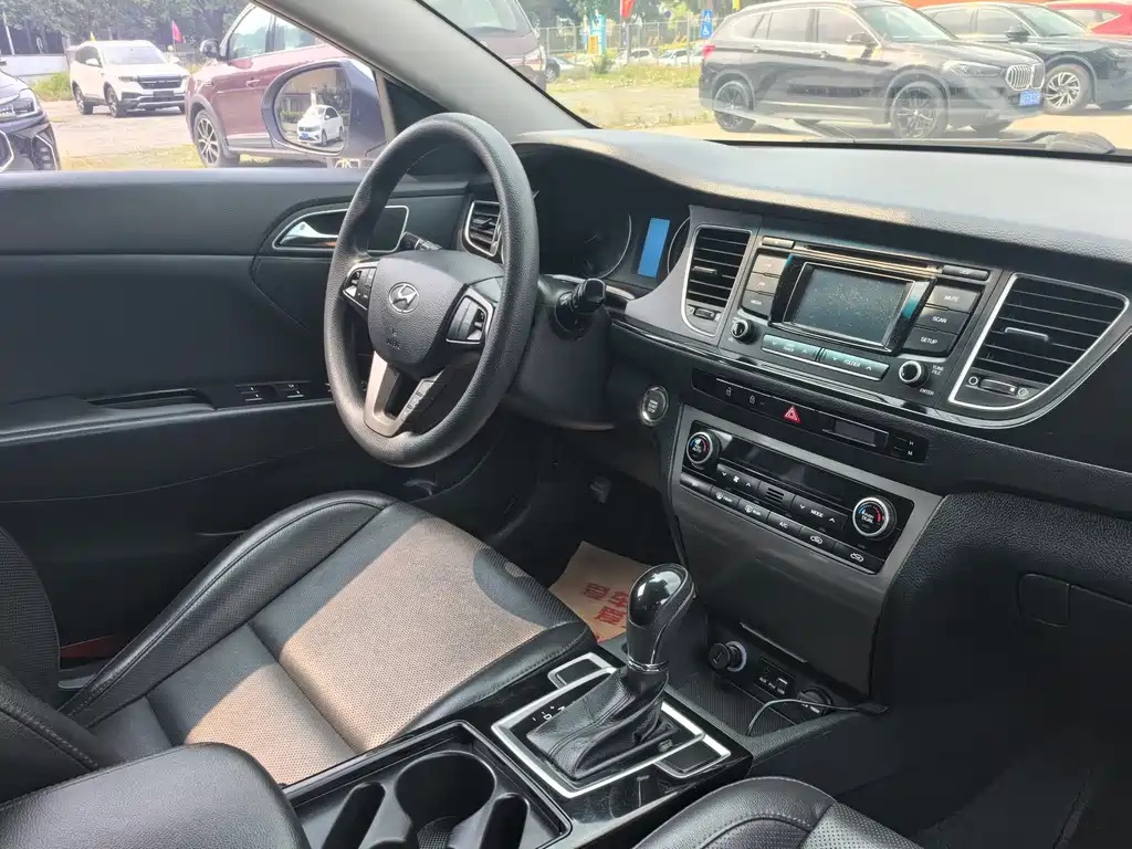 Hyundai Mistra 2015 — фото 12