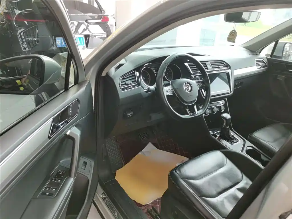 Volkswagen Tiguan L 2020 — фото 16