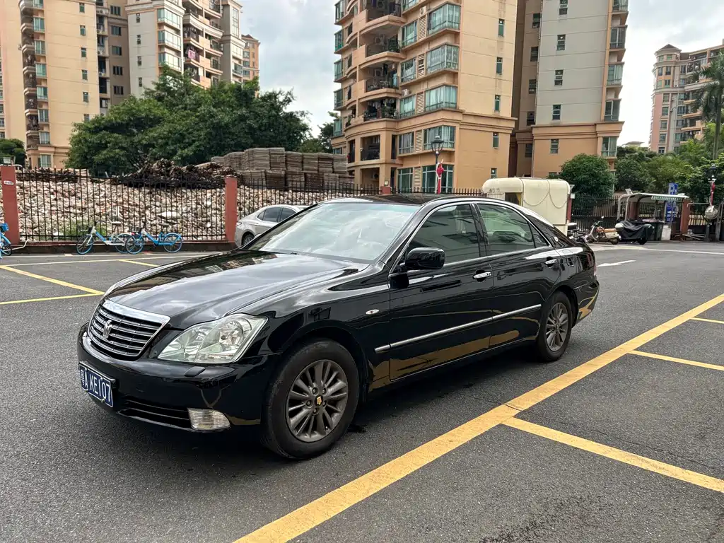 Toyota Crown 2005