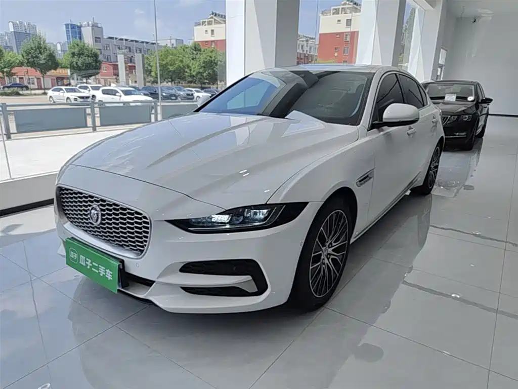 Jaguar XEL 2020 — фото 1
