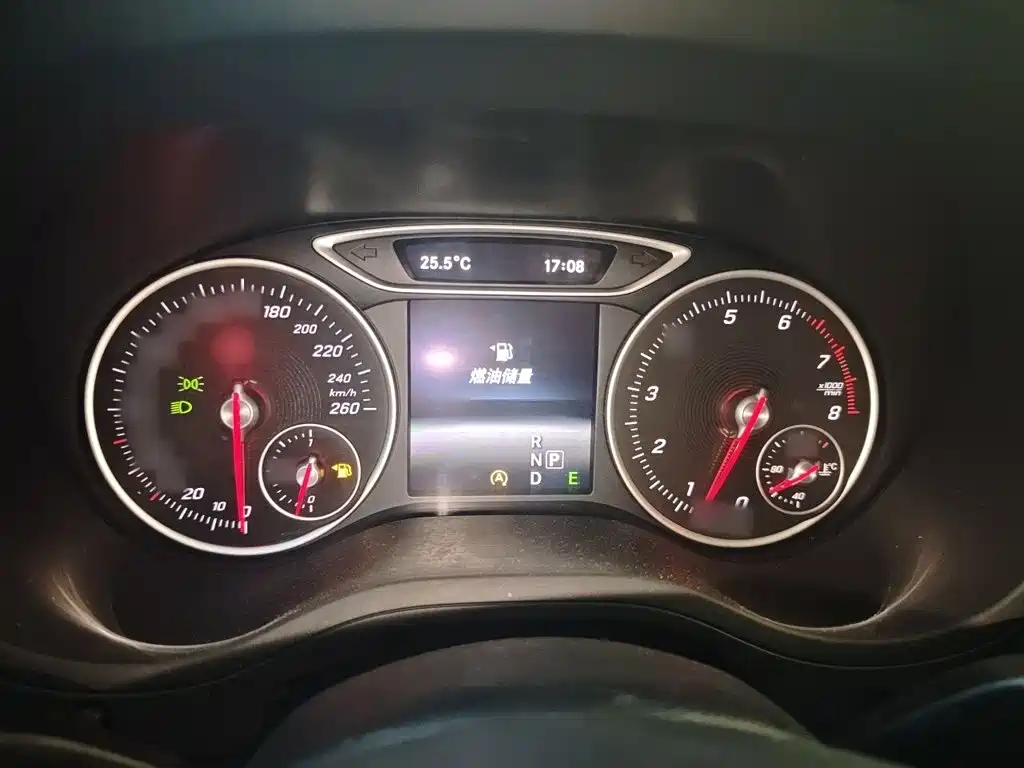 Mercedes-Benz B-Class 2015 — фото 4