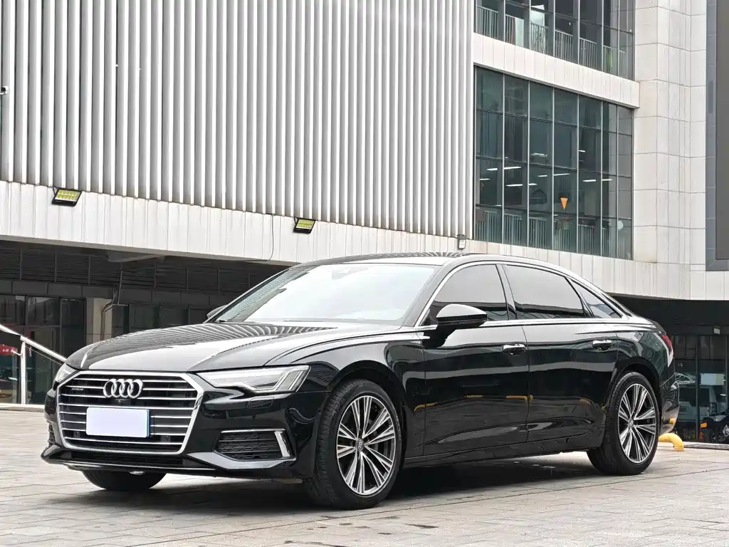 Audi A6L 2019 — фото 1