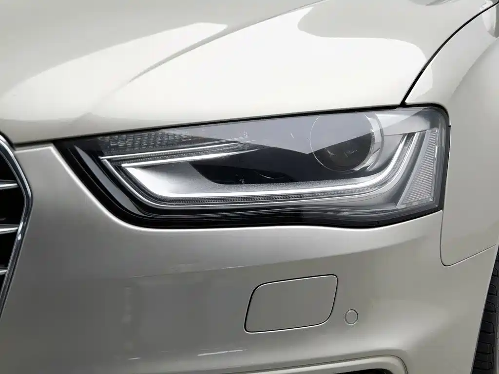 Audi A4L 2016
