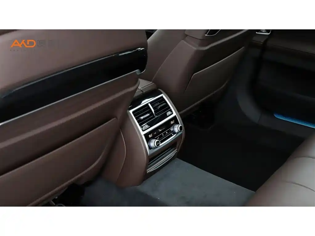 BMW 7 Series 2018 — фото 9