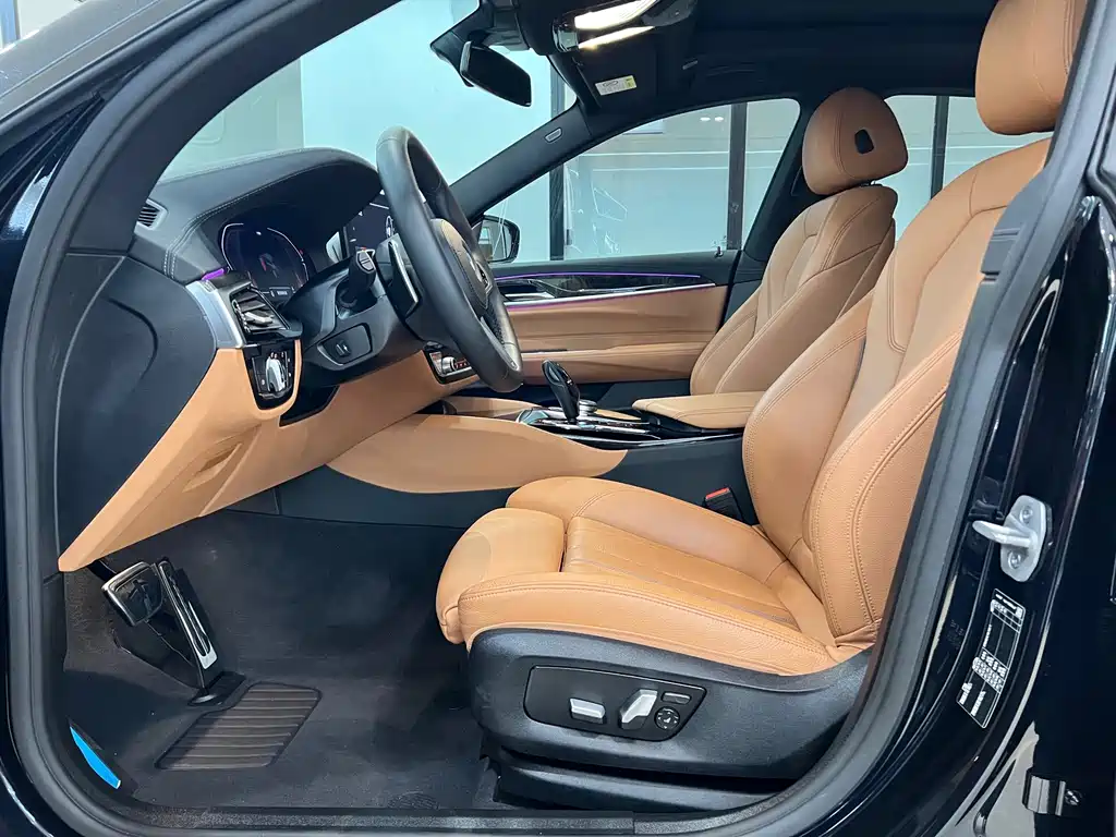 BMW 6 Series GT 2025 — фото 14