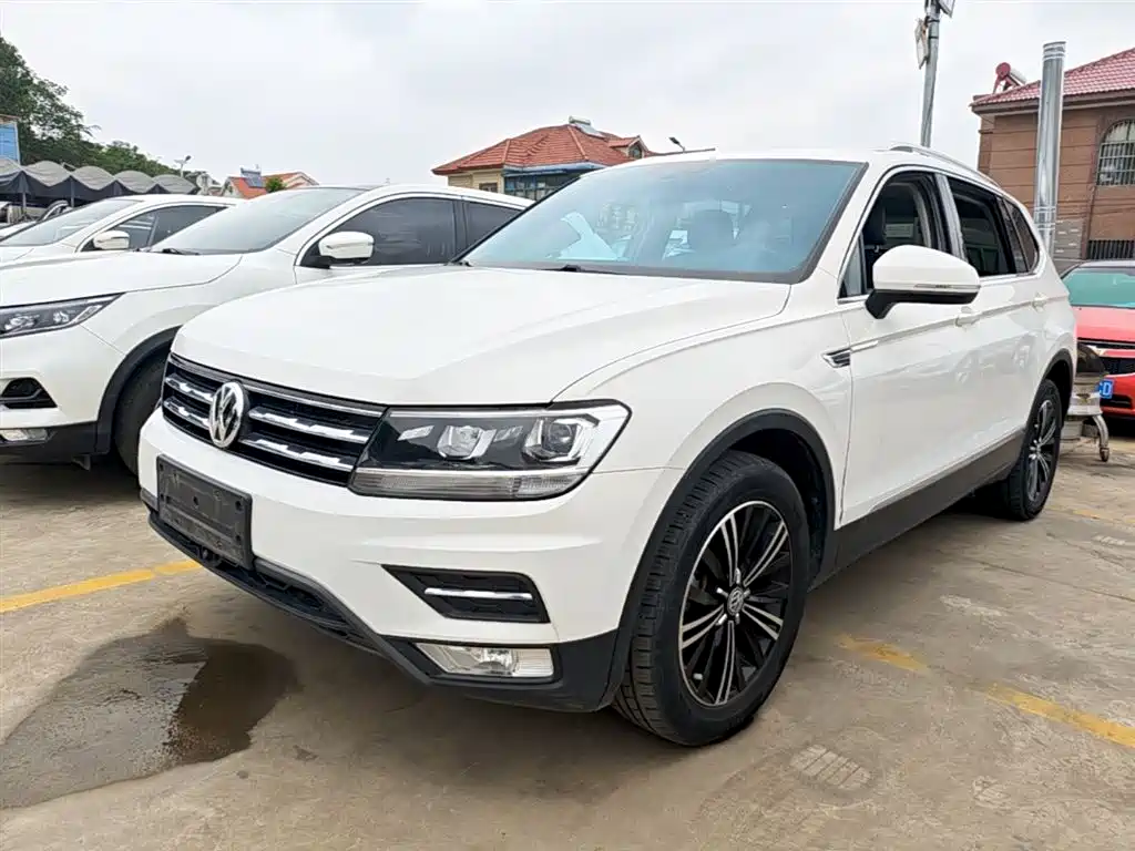 Volkswagen Tiguan L 2019 — фото 1