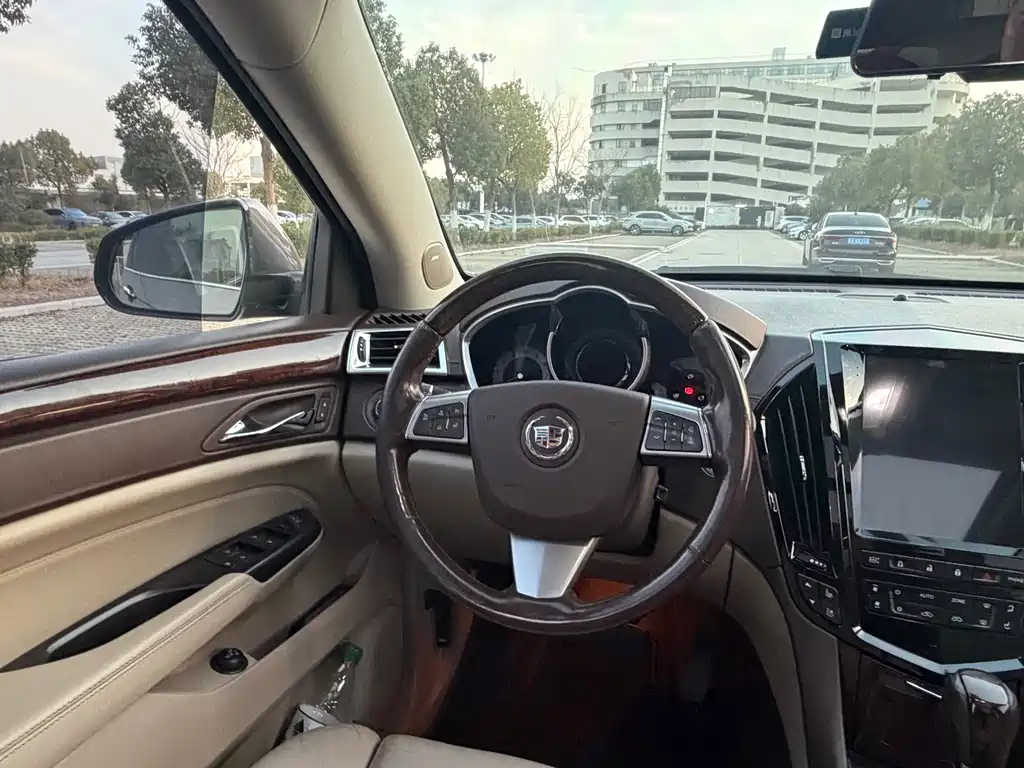Cadillac SRX 2012 — фото 15