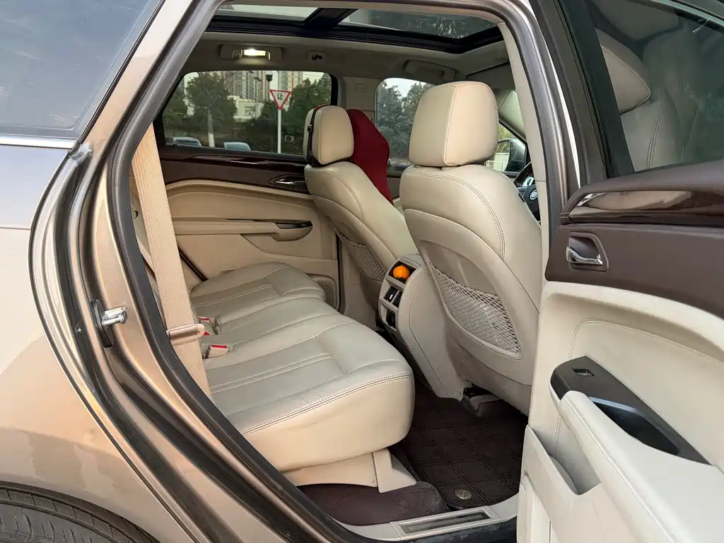 Cadillac SRX 2012 — фото 17