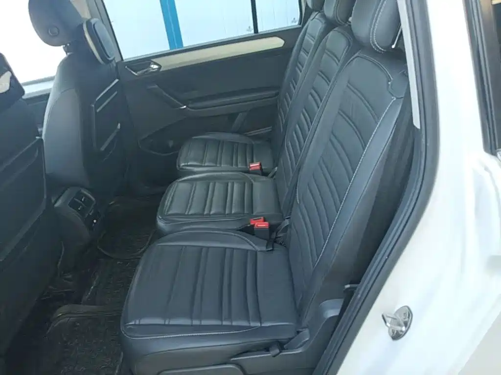 Volkswagen Touran 2017 — фото 17