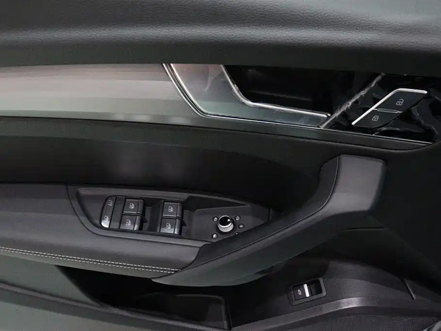 Audi Q5L 2026 — фото 20