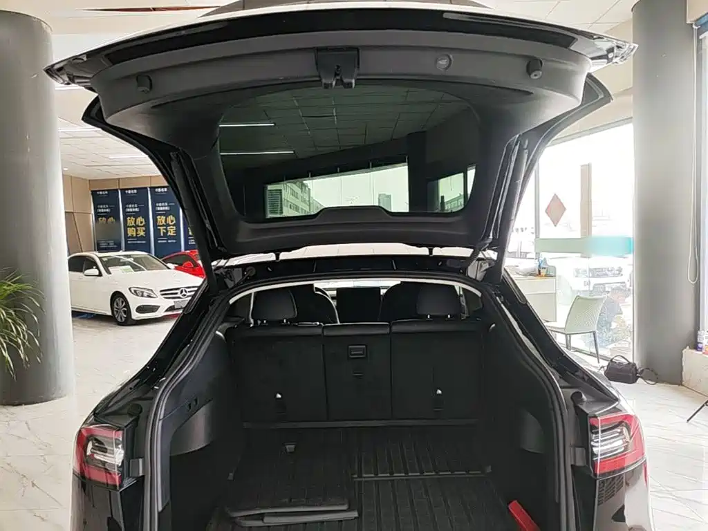 Tesla Model Y 2023 — фото 19