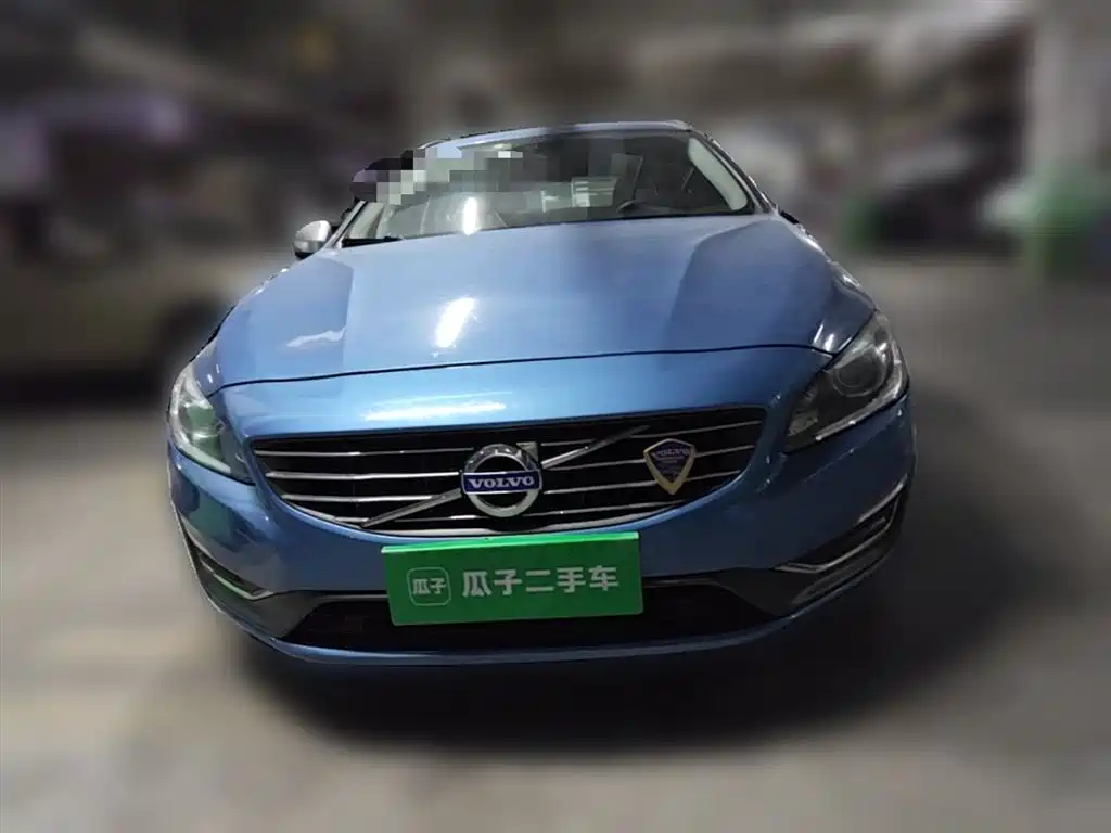 Volvo V60 2015 — фото 24