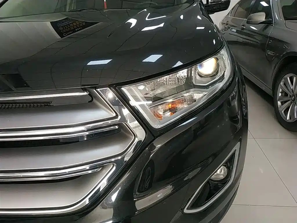 Ford Edge 2016 — фото 24