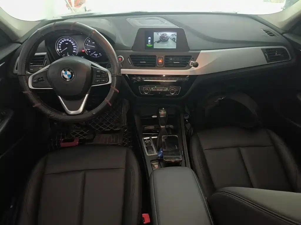 BMW 1 Series 2019 — фото 10