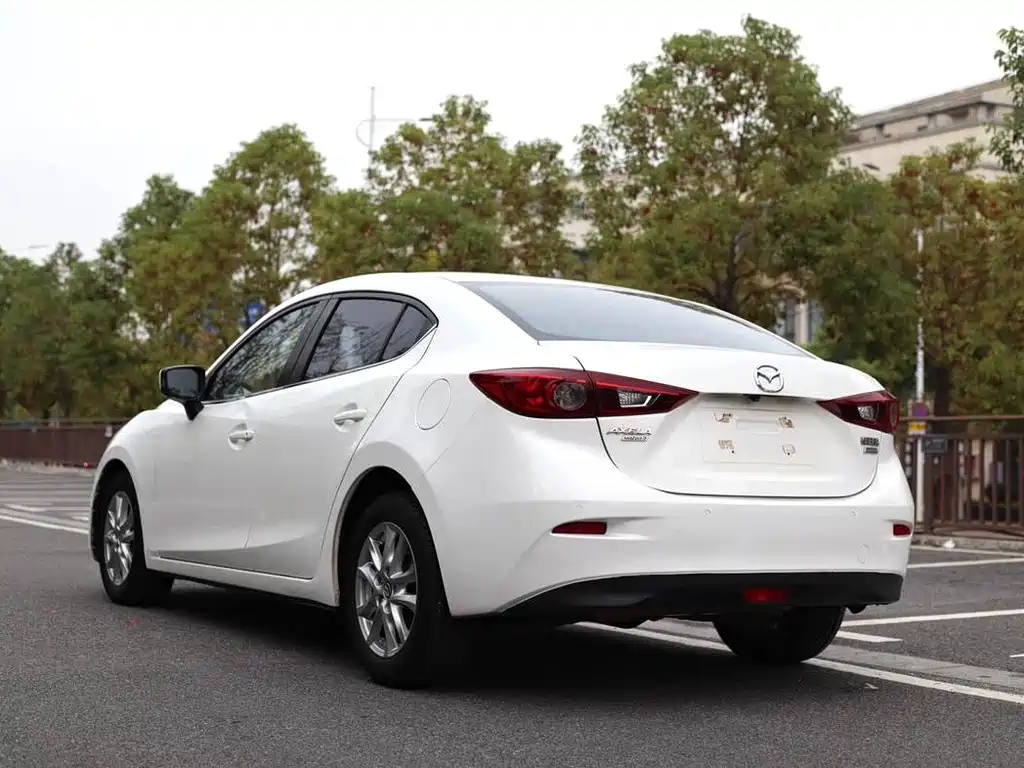 Mazda 3 Axela 2016 — фото 12
