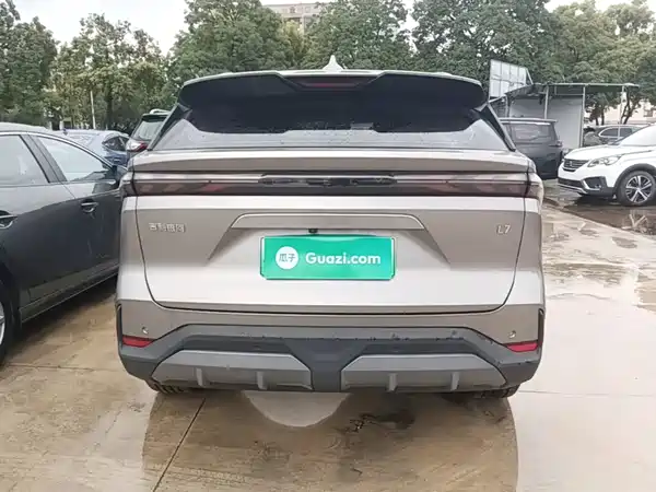 Geely Galaxy L7 2024