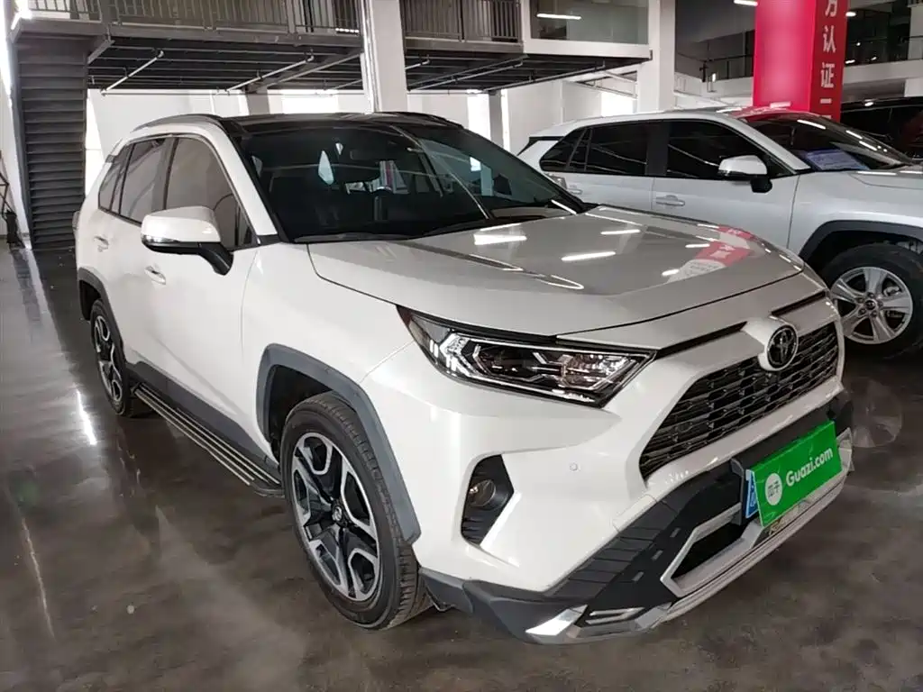 Toyota RAV4 2020 — фото 4