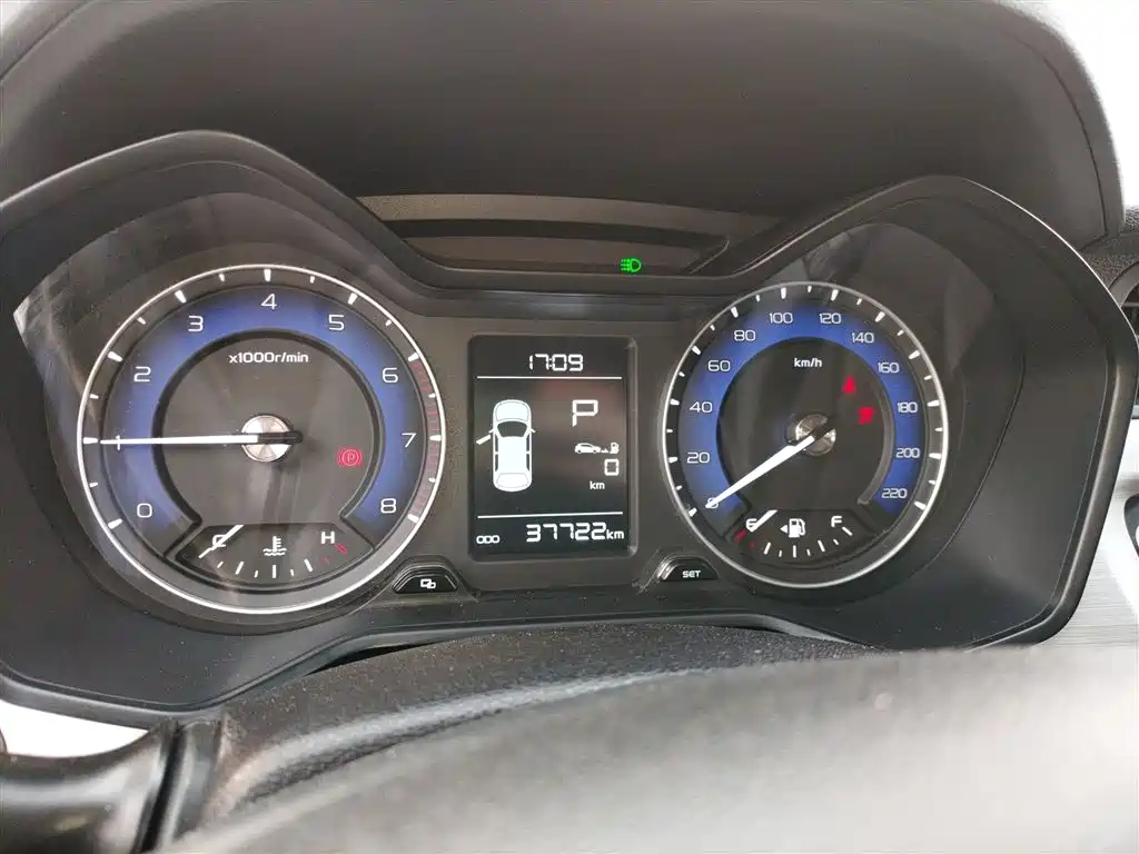 Geely Vision X3 2020 — фото 12