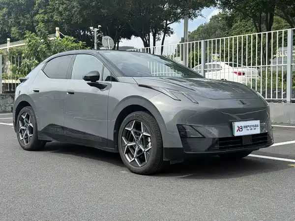 Lynk & Co Z20 2024