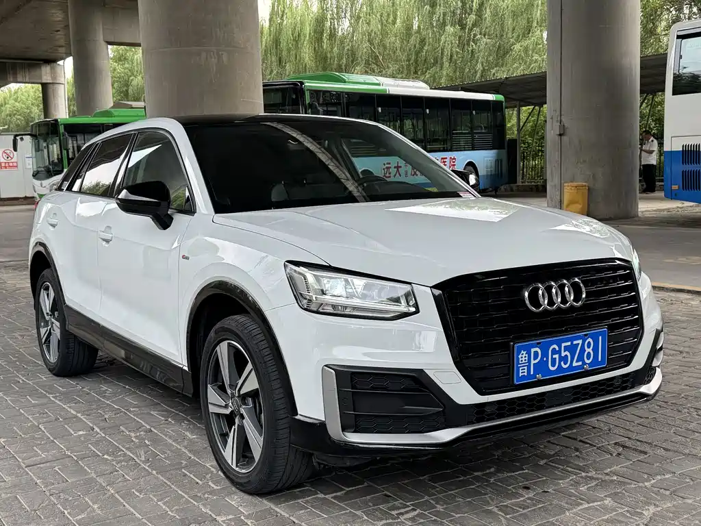 Audi Q2L 2020