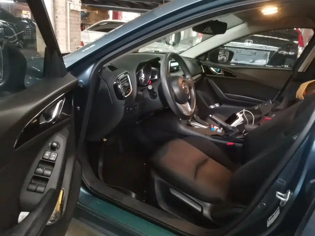 Mazda 3 Axela 2016 — фото 16