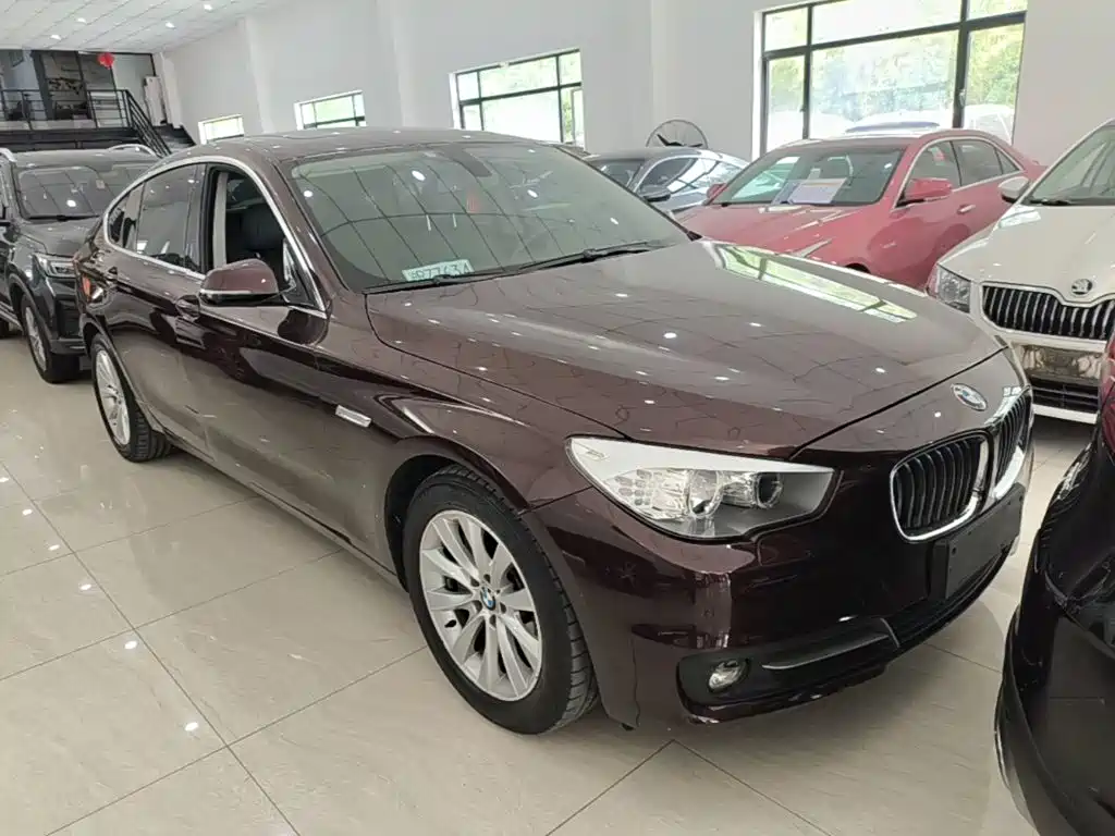 BMW 5 Series GT 2016 — фото 22