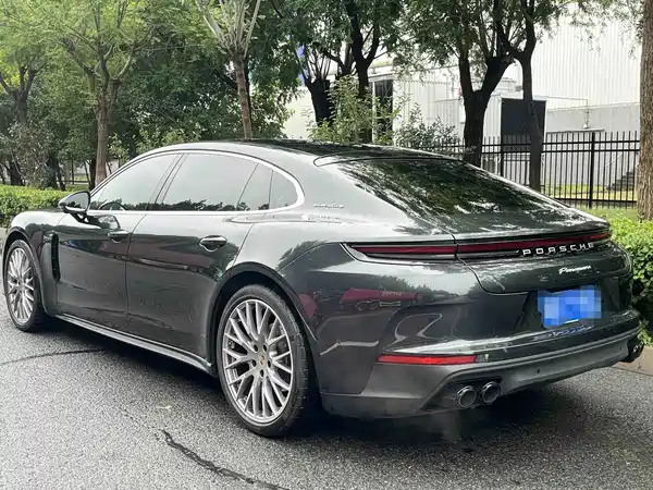 Porsche Panamera 2024