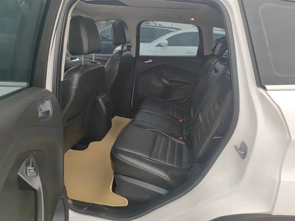 Ford Kuga 2018 — фото 17