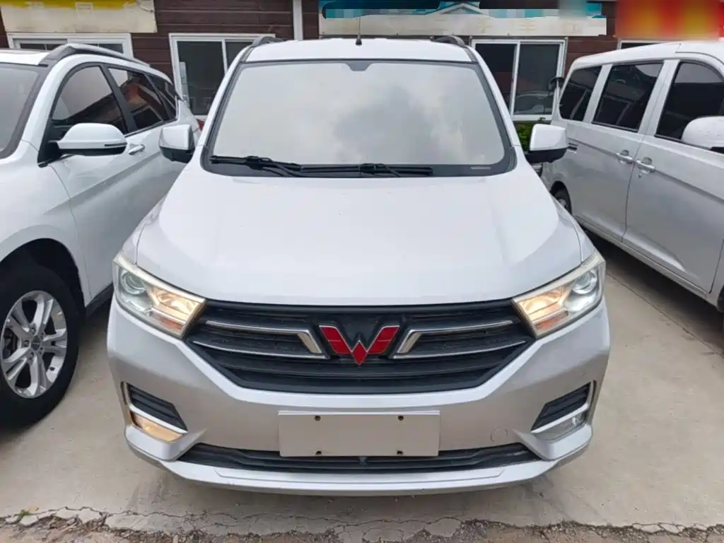 Wuling Hongguang 2018