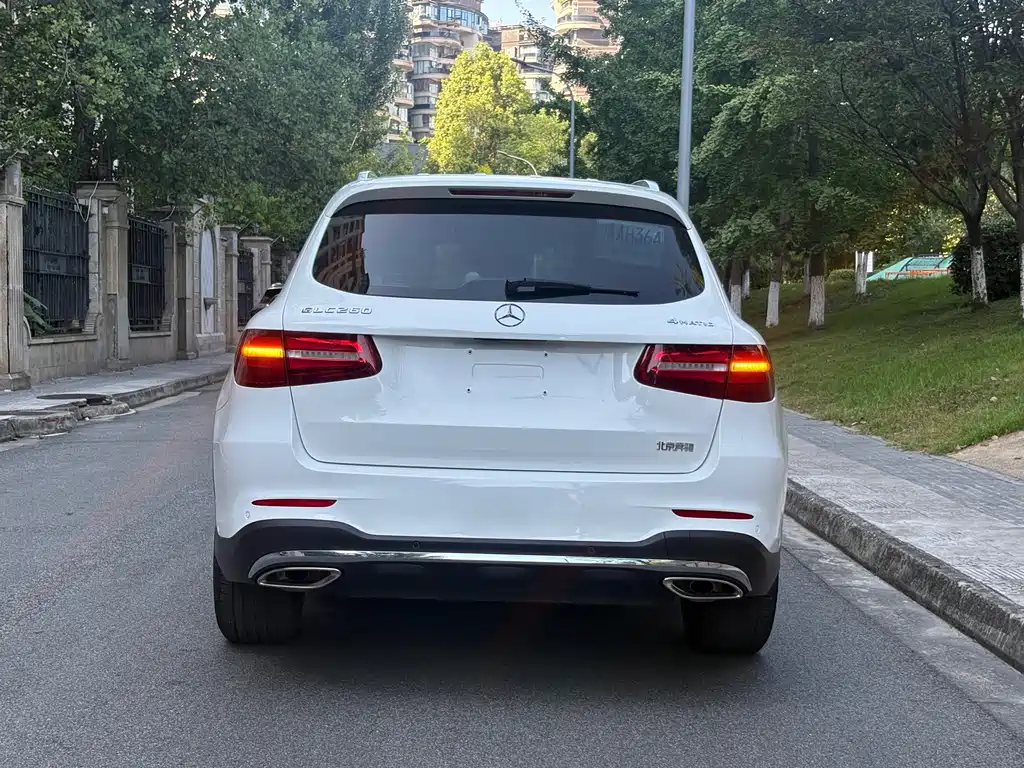 Mercedes-Benz GLC 2017 — фото 15