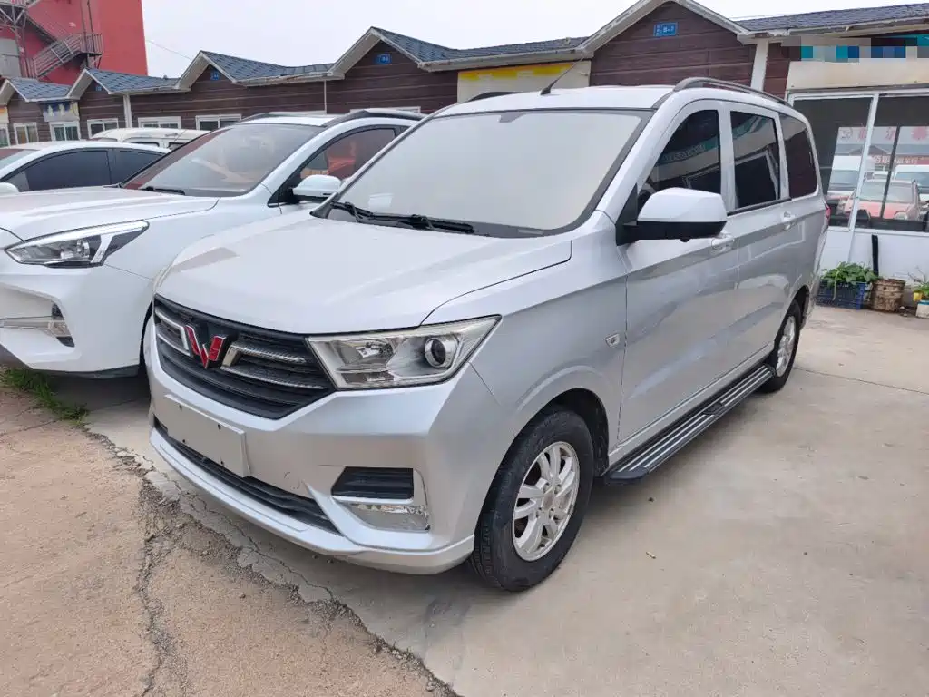Wuling Hongguang 2018