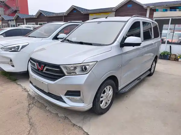 Wuling Hongguang 2018