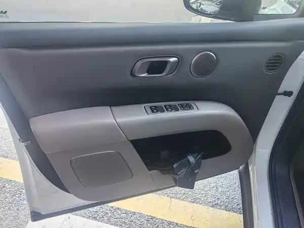Li Auto i6 2026